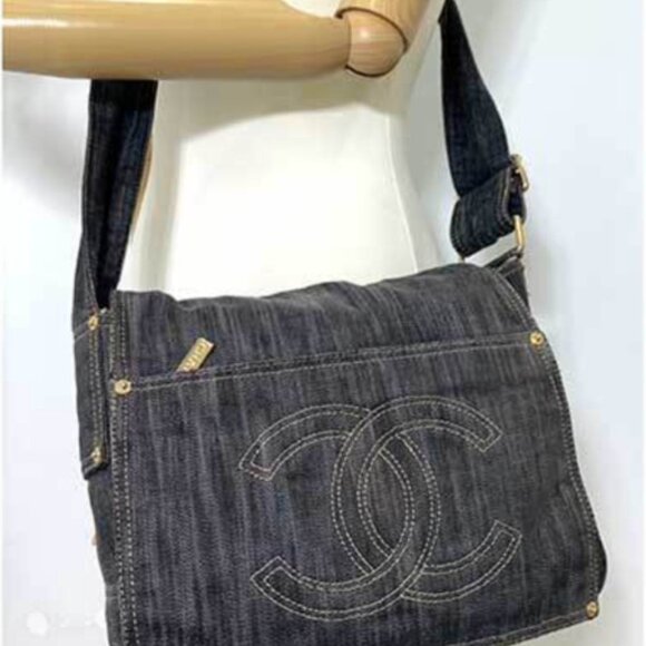 ❌❌𝕊𝕆𝕃𝔻❌❌Chanel Denim Messenger Bag - Picture 5 of 5